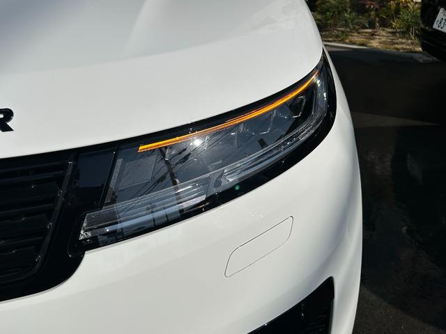 レンジローバースポーツ ダイナミックＳＥ　Ｄ３００　認定中古車　全席シートヒータ＆クーラ　ハンドルヒータ　パノラミックスライディングルーフ　電動ステップ　ＭＥＲＩＤＩＡＮ　ソフトドアクローズ　メモリ付パワーシート　純正ドラレコ　ワイヤレス充電　２３ＡＷ（10枚目）