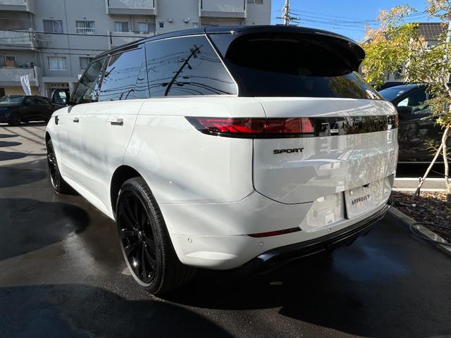 レンジローバースポーツ ダイナミックＳＥ　Ｄ３００　認定中古車　全席シートヒータ＆クーラ　ハンドルヒータ　パノラミックスライディングルーフ　電動ステップ　ＭＥＲＩＤＩＡＮ　ソフトドアクローズ　メモリ付パワーシート　純正ドラレコ　ワイヤレス充電　２３ＡＷ（12枚目）