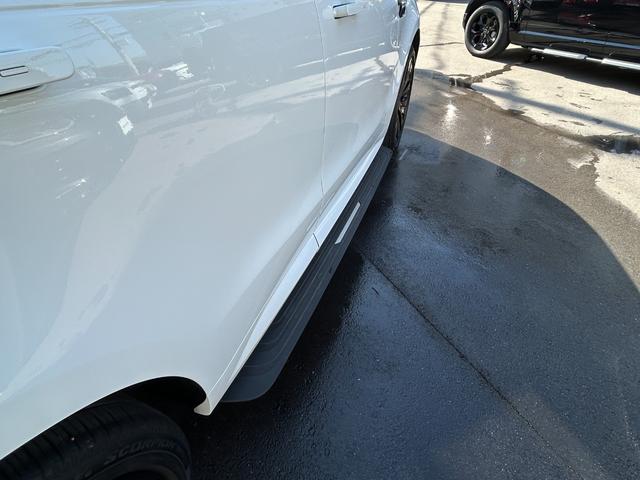 レンジローバースポーツ ダイナミックＳＥ　Ｄ３００　認定中古車　全席シートヒータ＆クーラ　ハンドルヒータ　パノラミックスライディングルーフ　電動ステップ　ＭＥＲＩＤＩＡＮ　ソフトドアクローズ　メモリ付パワーシート　純正ドラレコ　ワイヤレス充電　２３ＡＷ（18枚目）