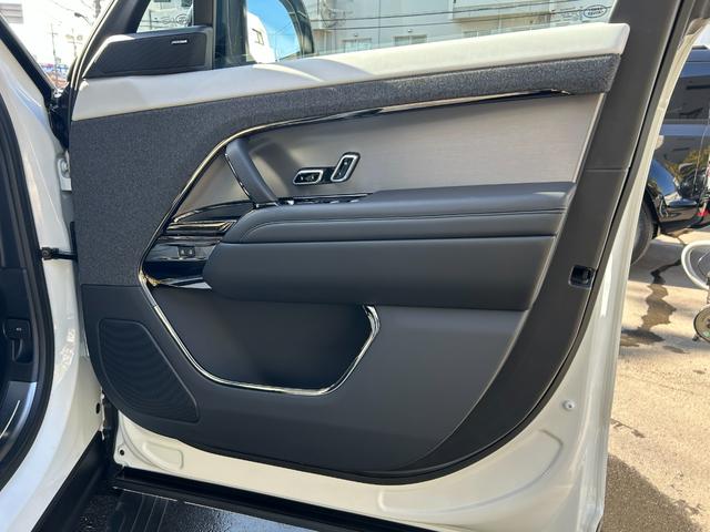 レンジローバースポーツ ダイナミックＳＥ　Ｄ３００　認定中古車　全席シートヒータ＆クーラ　ハンドルヒータ　パノラミックスライディングルーフ　電動ステップ　ＭＥＲＩＤＩＡＮ　ソフトドアクローズ　メモリ付パワーシート　純正ドラレコ　ワイヤレス充電　２３ＡＷ（24枚目）