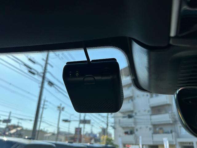 レンジローバースポーツ ダイナミックＳＥ　Ｄ３００　認定中古車　全席シートヒータ＆クーラ　ハンドルヒータ　パノラミックスライディングルーフ　電動ステップ　ＭＥＲＩＤＩＡＮ　ソフトドアクローズ　メモリ付パワーシート　純正ドラレコ　ワイヤレス充電　２３ＡＷ（33枚目）