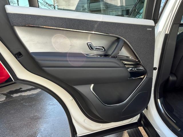 レンジローバースポーツ ダイナミックＳＥ　Ｄ３００　認定中古車　全席シートヒータ＆クーラ　ハンドルヒータ　パノラミックスライディングルーフ　電動ステップ　ＭＥＲＩＤＩＡＮ　ソフトドアクローズ　メモリ付パワーシート　純正ドラレコ　ワイヤレス充電　２３ＡＷ（43枚目）