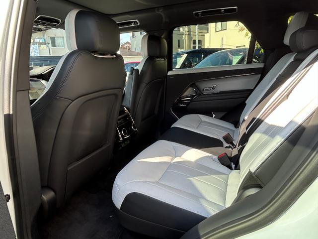 レンジローバースポーツ ダイナミックＳＥ　Ｄ３００　認定中古車　全席シートヒータ＆クーラ　ハンドルヒータ　パノラミックスライディングルーフ　電動ステップ　ＭＥＲＩＤＩＡＮ　ソフトドアクローズ　メモリ付パワーシート　純正ドラレコ　ワイヤレス充電　２３ＡＷ（45枚目）