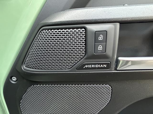 ディフェンダー １１０　７５ｔｈリミテッドエディション　認定中古車　エアサス　ファブリックルーフ　ＭＥＲＩＤＩＡＮ　コールドクライメートパック　コンソールクーラ　シートヒータ＆クーラ（Ｆ）シートヒータ（Ｒ）　アンビエントライト　サイドチューブ　非接触充電（26枚目）