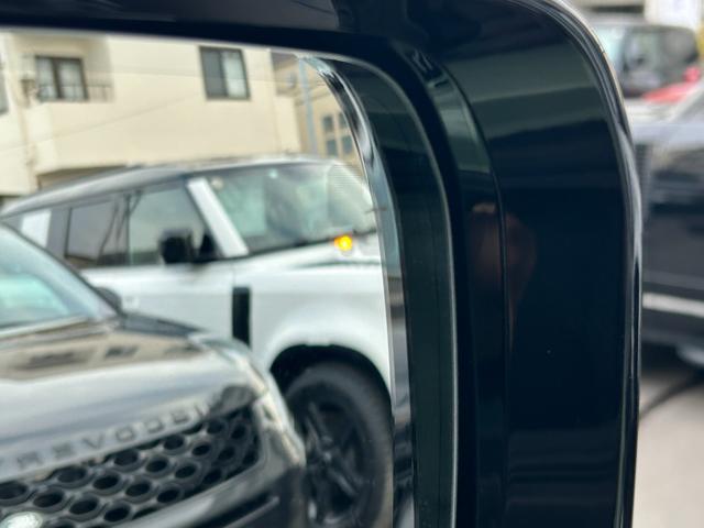 ディフェンダー １１０　７５ｔｈリミテッドエディション　認定中古車　エアサス　ファブリックルーフ　ＭＥＲＩＤＩＡＮ　コールドクライメートパック　コンソールクーラ　シートヒータ＆クーラ（Ｆ）シートヒータ（Ｒ）　アンビエントライト　サイドチューブ　非接触充電（30枚目）