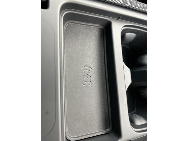 ディフェンダー １１０　７５ｔｈリミテッドエディション　認定中古車　エアサス　ファブリックルーフ　ＭＥＲＩＤＩＡＮ　コールドクライメートパック　コンソールクーラ　シートヒータ＆クーラ（Ｆ）シートヒータ（Ｒ）　アンビエントライト　サイドチューブ　非接触充電（46枚目）