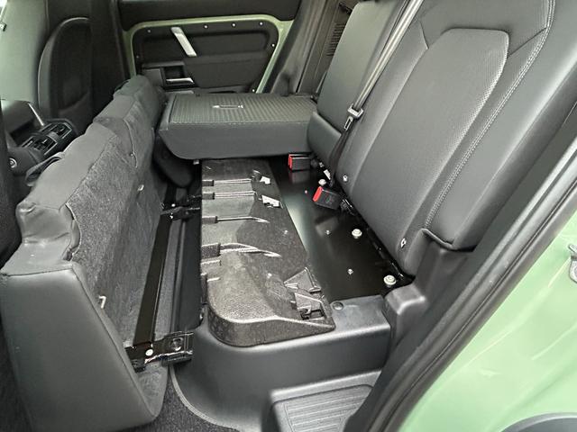 ディフェンダー １１０　７５ｔｈリミテッドエディション　認定中古車　エアサス　ファブリックルーフ　ＭＥＲＩＤＩＡＮ　コールドクライメートパック　コンソールクーラ　シートヒータ＆クーラ（Ｆ）シートヒータ（Ｒ）　アンビエントライト　サイドチューブ　非接触充電（67枚目）