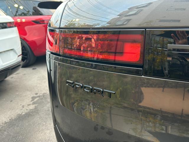 レンジローバースポーツ ダイナミックＳＥ　Ｄ３００　認定中古車　１オーナー　ＭＥＲＩＤＩＡＮ　ブラックパック　パノラミックルーフ　シートヒータ（Ｆ／Ｒ）　純正ドラレコ　ハンドルヒータ　２２ＡＷ　黒キャリパー　非接触充電　ＡＣＣ／ＢＳＭ／ＬＫＡ／ＲＴＭ（15枚目）