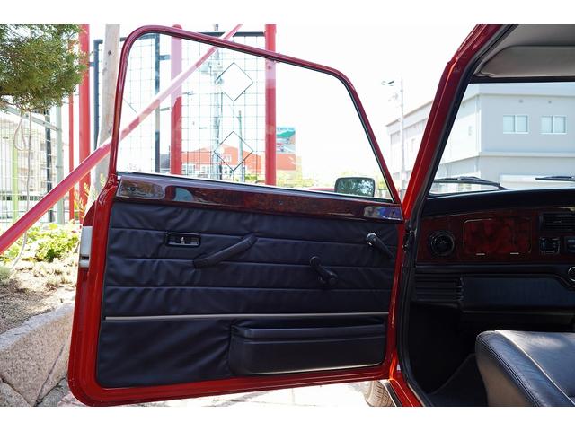 MINI 4MT・ワンオーナー車・フルオリジナル・コンビハンドル・ウッドパネル・ブラックレザーシート・禁煙車・最終モデル・12インチアルミホイール・エアコン・保証付き・ディーラー車・運転席エアバッグ(9枚目)