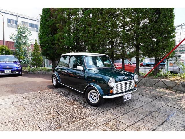 ＭＩＮＩ クーパー１．３　４ＭＴ　キャブ・オプションパーツ装着・シート・マフラー・サスキット・１０インチ・ハンドル・シフト・ペタル（2枚目）