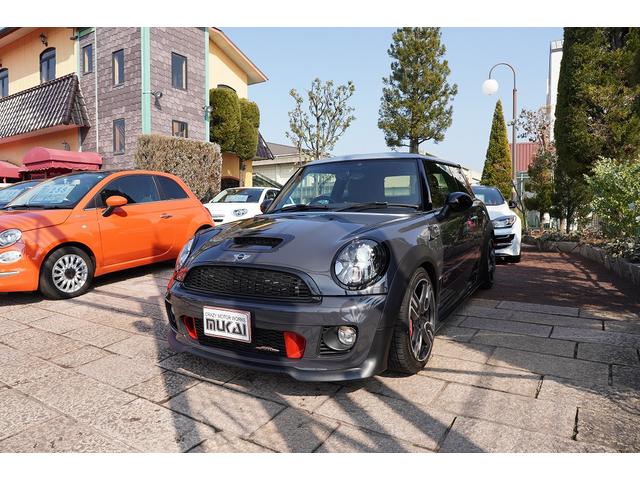 ＭＩＮＩ ジョンクーパーワークスＧＰ　国内限定２００台オーリンズサス・地デジＴＶナビ・Ｒカメラ（2枚目）
