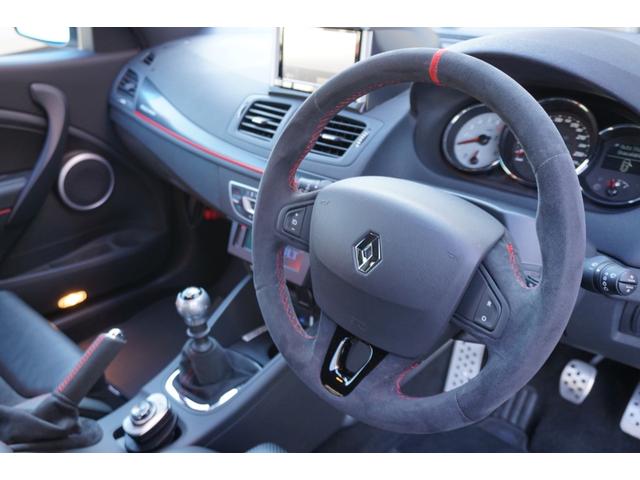 メガーヌ ルノー　スポール　２７３トロフィー２　限定車　アクラボビッチマフラー　カーボンエンド　アルカンタラインテリア（5枚目）