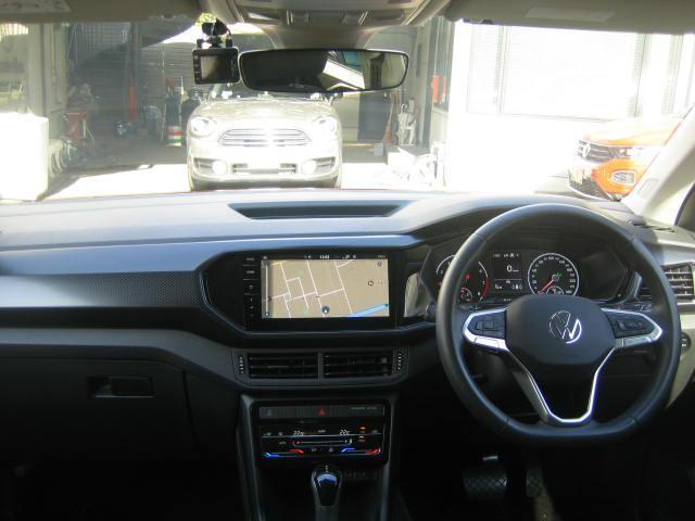 Ｔ－クロス ＴＳＩ　アクティブ　純正ナビ　バックカメラ　アップルカープレイ　クルーズコントロール　ＬＥＤヘッドライト　１オーナー（8枚目）