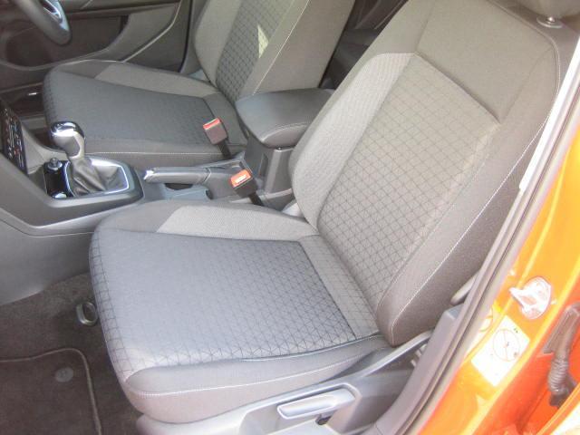 Ｔ－クロス ＴＳＩ　アクティブ　純正ナビ　バックカメラ　アップルカープレイ　クルーズコントロール　ＬＥＤヘッドライト　１オーナー（11枚目）