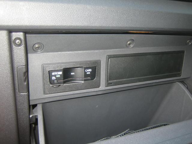 Ｔ－クロス ＴＳＩ　アクティブ　純正ナビ　バックカメラ　アップルカープレイ　クルーズコントロール　ＬＥＤヘッドライト　１オーナー（17枚目）