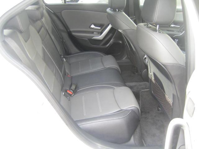 Ａクラスセダン Ａ２５０　４マチックセダン　ＡＭＧライン　レザーエクスクルーシブ　ガラススライディングルーフ　ＡＣＣ　ＨＵＤ　３６０°カメラ　パワーシート　シートヒーター　パークセンサー　ＬＥＤヘッドライト（12枚目）