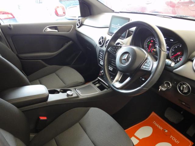 Bクラス B180 ベーシックパッケージプラスレーダーセーフィティパッケージ禁煙車 純正ナビTVバックカメラ ETC ドライブレコーダーFR(5枚目)