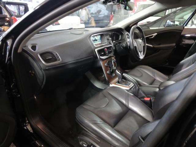 V40 D4 インスクリプション 禁煙車 純正ナビTVバックカメラ ETC 本革シート シートヒーター(6枚目)