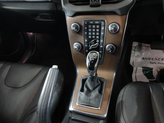 V40 D4 インスクリプション 禁煙車 純正ナビTVバックカメラ ETC 本革シート シートヒーター(8枚目)