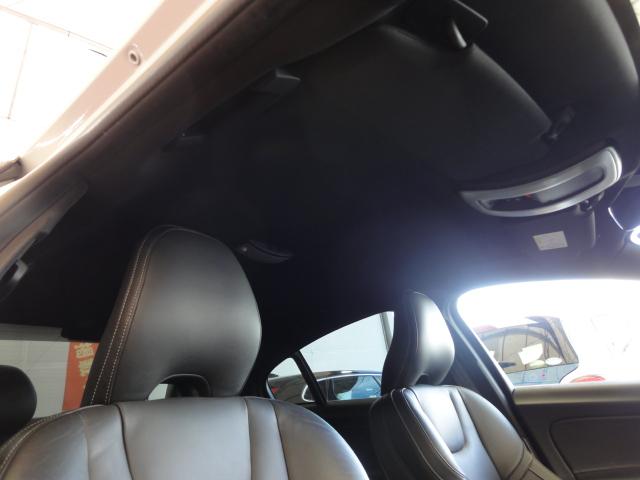 S60 T4 Rデザイン 禁煙車 本革シート 純正ナビバックカメラ ETC 社外18インチアルミ(12枚目)