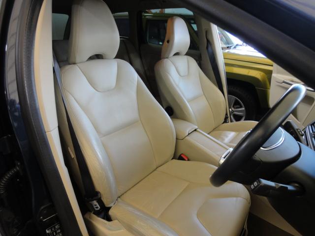 フロント本革シート、シート下面少し革のヒビ有ります