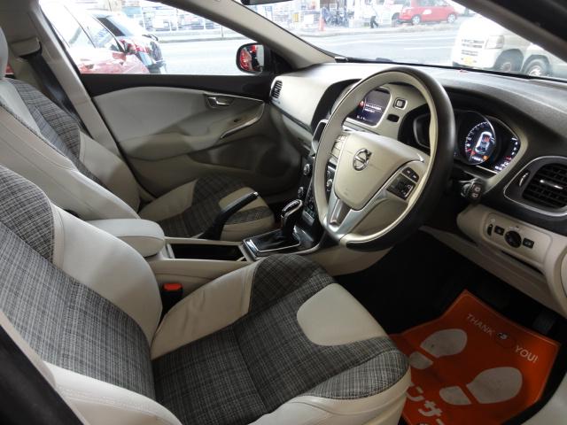 Ｖ４０ Ｄ４　モメンタム　禁煙車　純正ナビ　バックカメラ　ＥＴＣ　シートヒーター　運転席パワーシート　ドライブレコーダー前（5枚目）