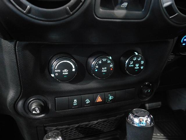 ジープ・ラングラーアンリミテッド スポーツ　４ＷＤ　ラフカントリーリフトアップ　ＳｍｉｔｔｙＦＲバンパー構造変更済みバックカメラ（9枚目）