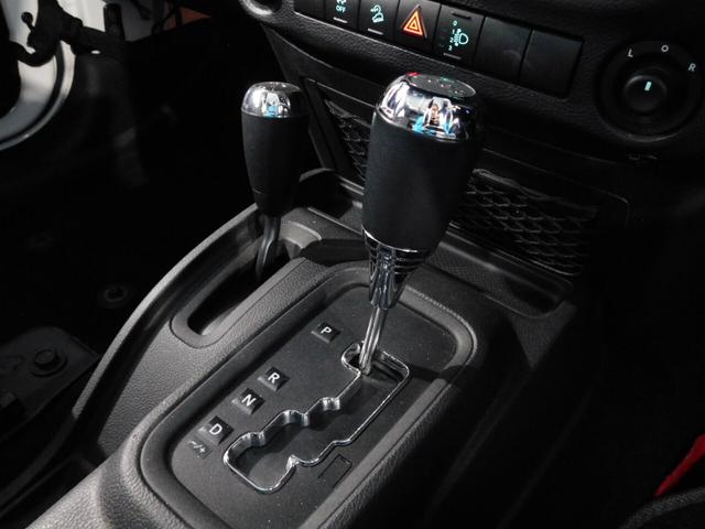 ジープ・ラングラーアンリミテッド スポーツ　４ＷＤ　ラフカントリーリフトアップ　ＳｍｉｔｔｙＦＲバンパー構造変更済みバックカメラ（11枚目）