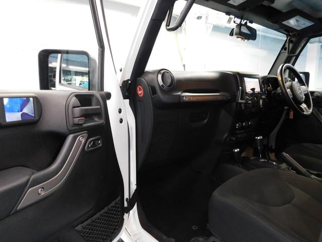 ジープ・ラングラーアンリミテッド スポーツ　４ＷＤ　ラフカントリーリフトアップ　ＳｍｉｔｔｙＦＲバンパー構造変更済みバックカメラ（19枚目）