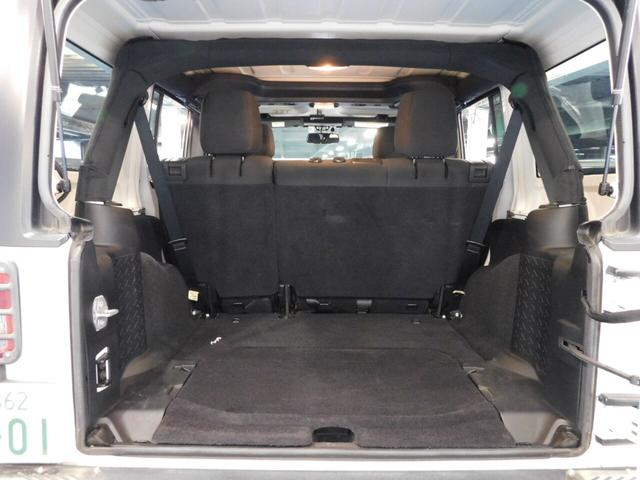 ジープ・ラングラーアンリミテッド スポーツ　４ＷＤ　ラフカントリーリフトアップ　ＳｍｉｔｔｙＦＲバンパー構造変更済みバックカメラ（25枚目）