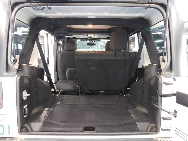 ジープ・ラングラーアンリミテッド スポーツ　４ＷＤ　ラフカントリーリフトアップ　ＳｍｉｔｔｙＦＲバンパー構造変更済みバックカメラ（26枚目）