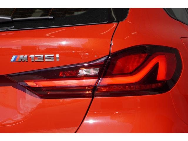 １シリーズ Ｍ１３５ｉ　ｘＤｒｉｖｅ　弊社元デモカー　衝突被害軽減ブレーキ　ＡＣＣ　Ｍスポーツブレーキ　Ｍスポーツサスペンション　電動シート電動リアゲート　シートヒーター　ワイヤレスチャージ　ＨＤＤナビ　ＥＴＣ２．０　ＢＳＭ（64枚目）