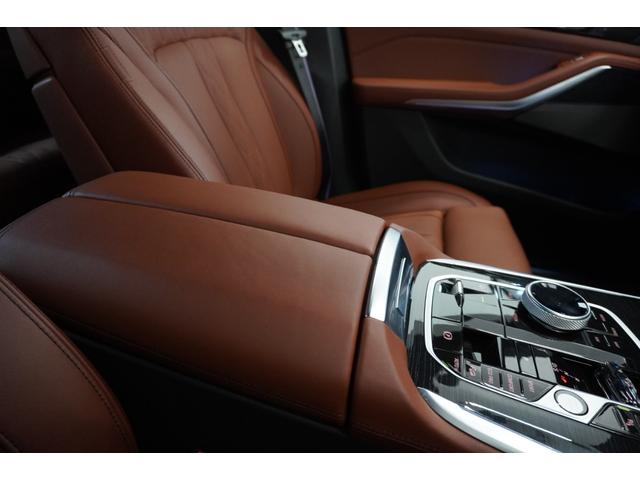 Ｘ７ ｘＤｒｉｖｅ　４０ｄ　Ｍスポーツ　弊社下１オーナー　Ｍｓｐｏｒｔパッケージプロ　タルトゥーホメリノレザー　２２インチアロイ　スカイラウンジサンルーフ　ドライビングアシストプロ　ハーマンカードン４６４Ｗ１６スピーカー　正規認定中古車（45枚目）