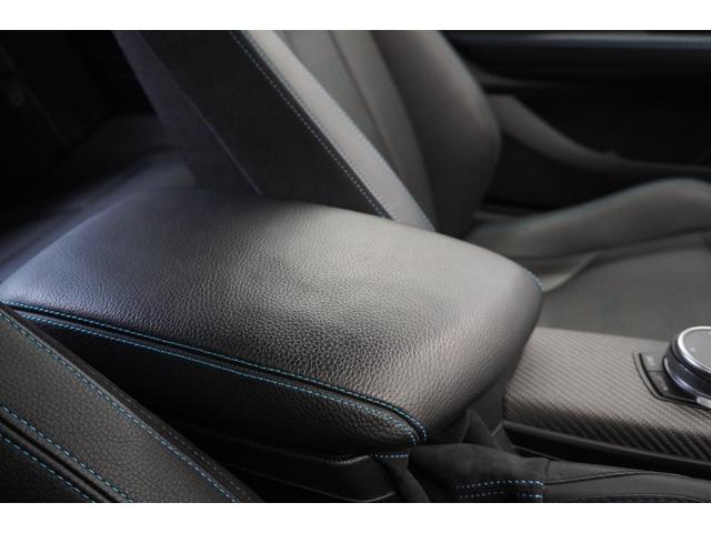 展示スペースに限りがございます。故に一部掲載車両を展示場外（倉庫）にて保管しております。ご来店頂く際には事前にお問合せを頂き保管状況をご確認頂ければ幸いです。無料通話００７８−６０４１−６６６９迄