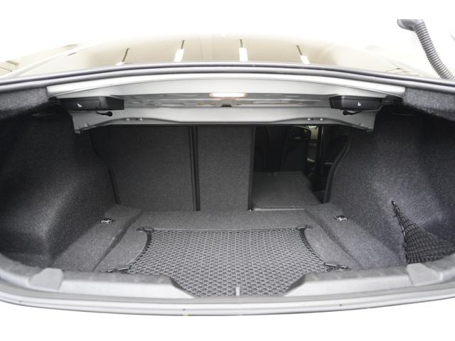 展示スペースに限りがございます。故に一部掲載車両を展示場外（倉庫）にて保管しております。ご来店頂く際には事前にお問合せを頂き保管状況をご確認頂ければ幸いです。無料通話００７８−６０４１−６６６９迄