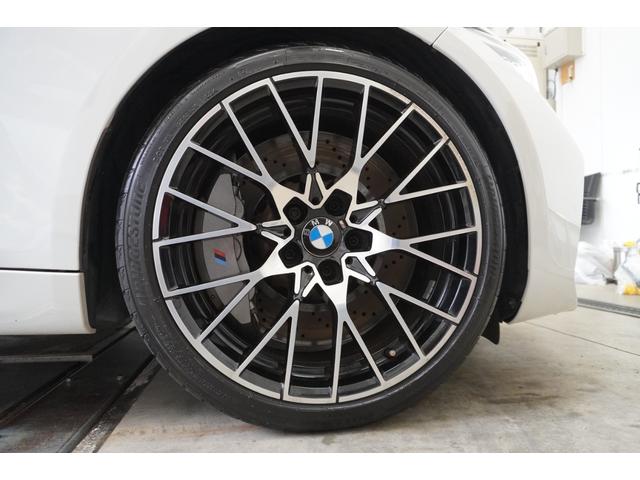 展示スペースに限りがございます。故に一部掲載車両を展示場外（倉庫）にて保管しております。ご来店頂く際には事前にお問合せを頂き保管状況をご確認頂ければ幸いです。無料通話００７８−６０４１−６６６９迄