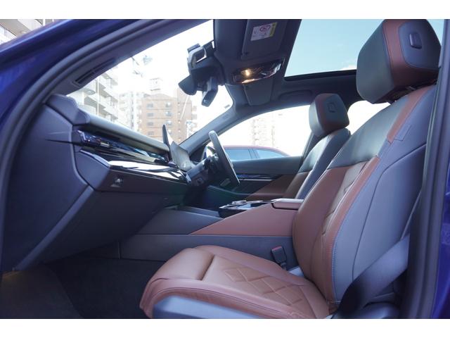 5シリーズ 523d xDriveツーリング エクスクルーシブ 弊社デモカー セレクトP コンフォートドライブP ExclusiveメリノレザーP コッパーブラウンレザー パノラマガラスサンルーフ アダプティブサス 後輪操舵 ベンチレーション 正規認定中古車(55枚目)