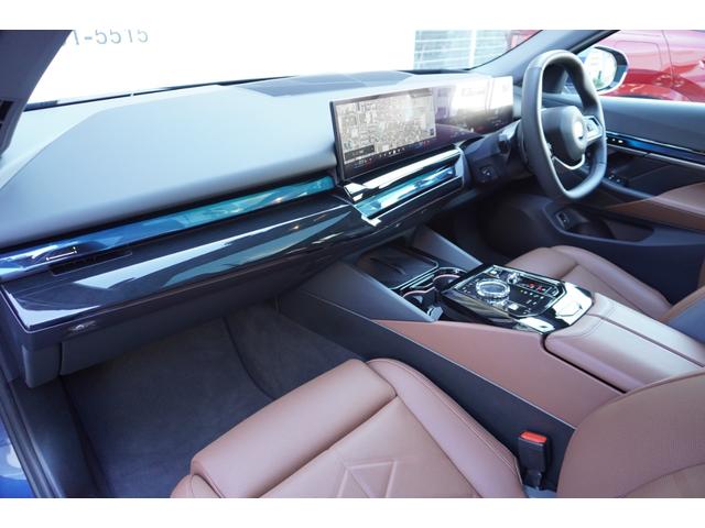 5シリーズ 523d xDriveツーリング エクスクルーシブ 弊社デモカー セレクトP コンフォートドライブP ExclusiveメリノレザーP コッパーブラウンレザー パノラマガラスサンルーフ アダプティブサス 後輪操舵 ベンチレーション 正規認定中古車(58枚目)