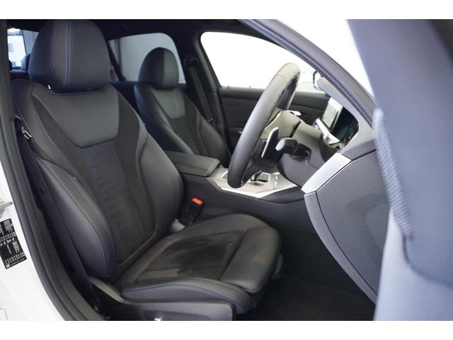 疲れにくいと評判のＢＭＷのシートは一度座るとその良さがわかります☆お問合せ００７８−６０４１−６６６９迄お待ちしております。大阪府吹田市芳野町５−５５　営業時間１０：００〜１８：００