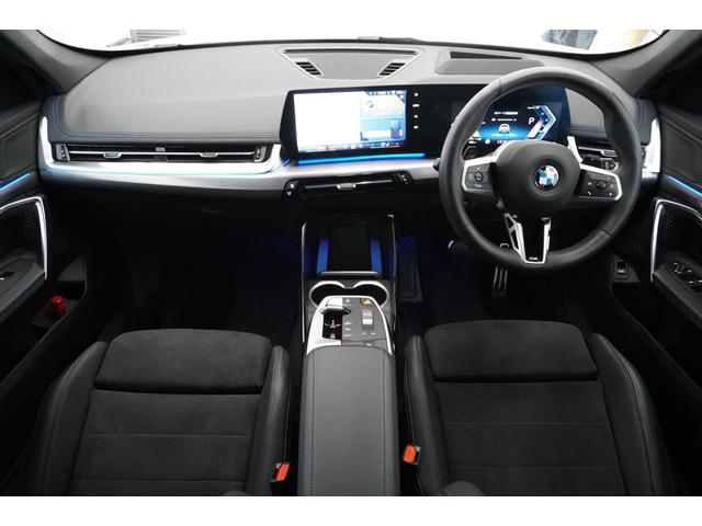 X1 sDrive 18i Mスポーツ 弊社元デモカー テクノロジーパッケージ ドライビングアシストプロフェッショナル ヘッドアップディスプレイ パーキングアシストプラス オートテールゲート ワイヤレスチャージ 18インチAW 認定中古車(5枚目)