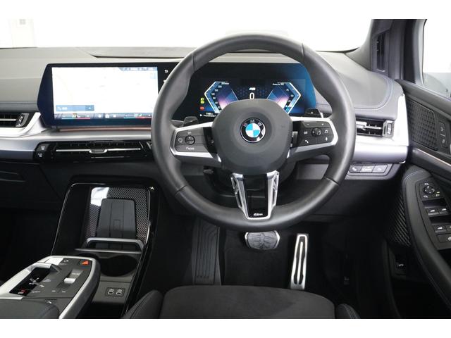 ２シリーズ ２１８ｄアクティブツアラー　Ｍスポーツ　弊社元デモカー　テクノロジーパッケージ　ドライビングアシストプロ　パーキングアシストプラス　ヘッドアップディスプレイ　アダプティブＬＥＤヘッドライト　オートトランク　インテリアカメラ　認定中古車（5枚目）