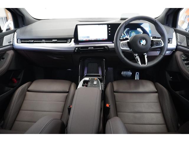 ２シリーズ ２１８ｉアクティブツアラー　Ｍスポーツ　ハイラインＰ　弊社デモカー　モカレザー　テクノロジーＰＫＧ　ドライビングアシストプロ　パーキングアシストプラス　純正ドライブレコーダー前後　ヘッドアップディスプレイ　ｈａｒｍａｎ／ｋａｒｄｏｎ　認定中古車（5枚目）