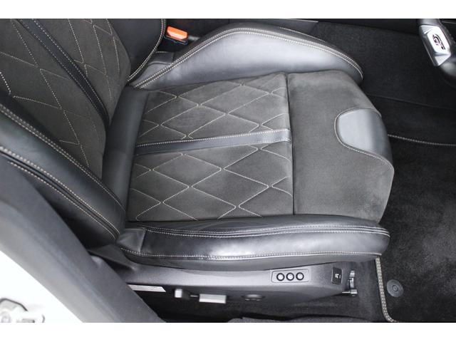 �V���������̃h���C�r���O�̌��������炷���|�b�������������B���̃f�W�^���J�[�e�N�m���W�[�̌����́A�C���^�[�t�F�C�X�Ƃ��Ă̐��\�����łȂ��P���΂���̑��`���ł��q�l�̊����΂�����̂Ƒ����܂��B