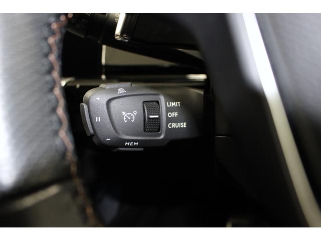 �A�N�e�B�u�N���[�Y�R���g���[���́A�O���Ԃ����Ȃ��ꍇ�͐ݒ肵�����x�������ňێ��B����ꍇ�͑O���Ԃ̑��x�Ƌ��������m���A�A�N�Z���E�u���[�L�E�G���W���u���[�L�̎�������œK�؂ȎԊԋ�����ۂ��܂��B