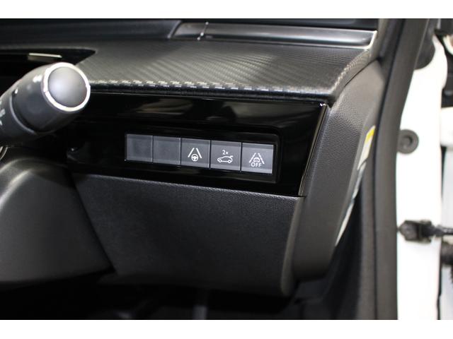 ���[���|�W�V���j���O�A�V�X�g�́A���s���ɎԍڃJ�������Ԑ������m���A�X�e�A�����O��␳�B�Ԑ����̈ʒu�����ɕۂ��܂��B�A�N�e�B�u�N���[�Y�R���g���[���ƂƂ��ɁA�D�ꂽ�A�V�X�g���\�𔭊��������܂��B