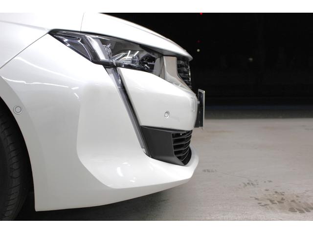 �{�f�B�[�ɂ͉���̃��C�������{�����ꍂ����Ⴍ����������ƂƂ��ɁA�t�����g�̓w�b�h�����v�𒆐S�ɐ����������o�B��p���A�G�b�W�̗��������C���Ō���ł��o���A�X�|�[�e�B�[�����������������Ă���܂��B