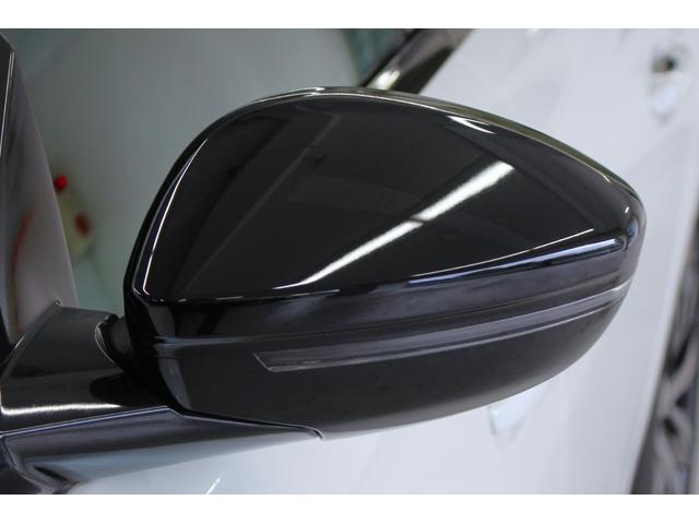 �h���C�o�[�A�e���V�����A���[�g�́A�ӂ�������m���A������h�~�̌x���𔭂��܂��B����ɕ��ώ����U�T�����ȏ�ł̉^�]���Q���Ԃ�������ƁA�R�[�q�[�J�b�v�}�[�N���_�����x�����ƂƂ��ɋx�e�����߂܂��B