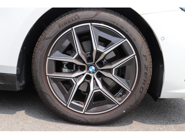 ５シリーズ ５２３ｄ　ｘＤｒｉｖｅ　Ｍスポーツ　ミネラルホワイト／衝突軽減ブレーキ／電動シート／車線逸脱警告／アクティブクルーズコントロール／バックカメラ／ＬＥＤヘッドライト／ＥＴＣ／４ＷＤ／キーレス／フロントカメラ／前後センサー／シートヒーター（13枚目）