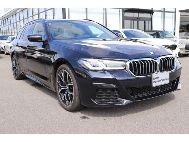 ５シリーズ ５３０ｉツーリング　Ｍスポーツ　カーボンブラック／認定中古車／インテリジェントセーフティ／電動シート／ナビ／Ｂｌｕｅｔｏｏｔｈ／ＬＥＤヘッドライト／ＥＴＣ／レザーシート／シートヒーター／オートテールゲート／バックカメラ／前車追従機能（3枚目）