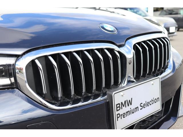 ５シリーズ ５３０ｉツーリング　Ｍスポーツ　カーボンブラック／認定中古車／インテリジェントセーフティ／電動シート／ナビ／Ｂｌｕｅｔｏｏｔｈ／ＬＥＤヘッドライト／ＥＴＣ／レザーシート／シートヒーター／オートテールゲート／バックカメラ／前車追従機能（11枚目）